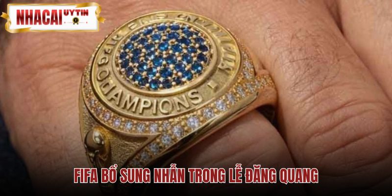 Nhẫn mới bên cạnh Cup vàng trong lễ đăng quang World Cup 2026